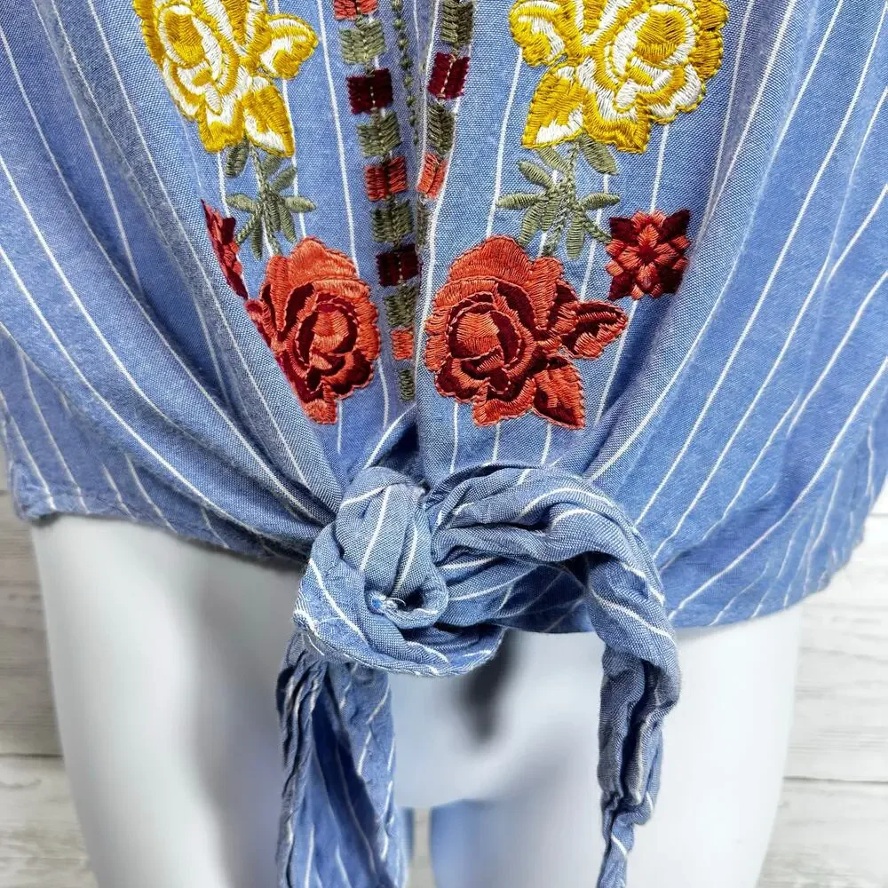 Entro ANTHRO Large blue embroidered floral tie Peasant blouse cottage coquette - Picture 3 of 8